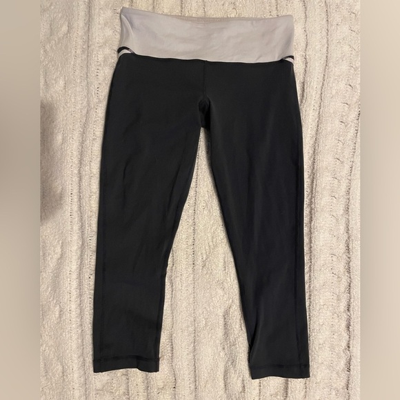 Lululemon Athletica Black Gray Crop Leggings Size 6 - Picture 2 of 9